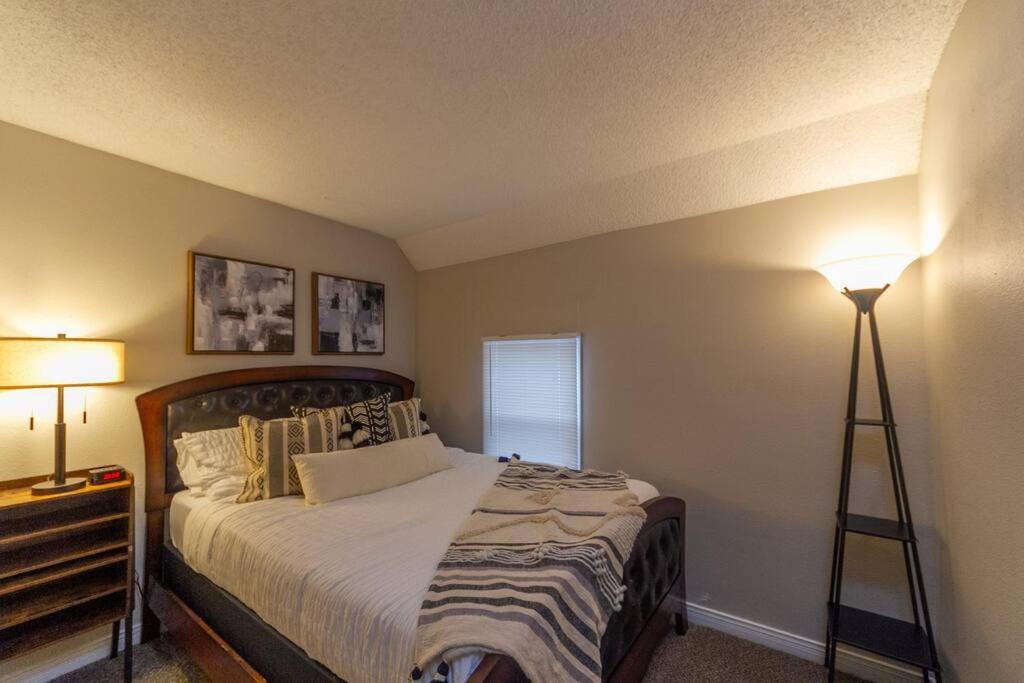 A Very Unique Quirky And Comfortable Home Spokane Exterior photo